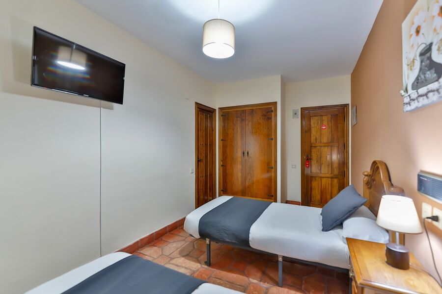 Hostal Alfonso XI Guadalupe  Esterno foto