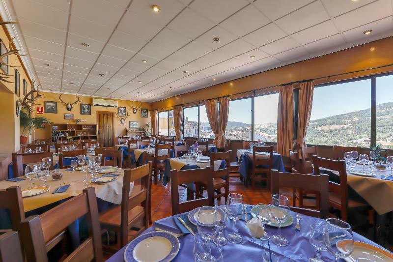 Hostal Alfonso XI Guadalupe  Esterno foto
